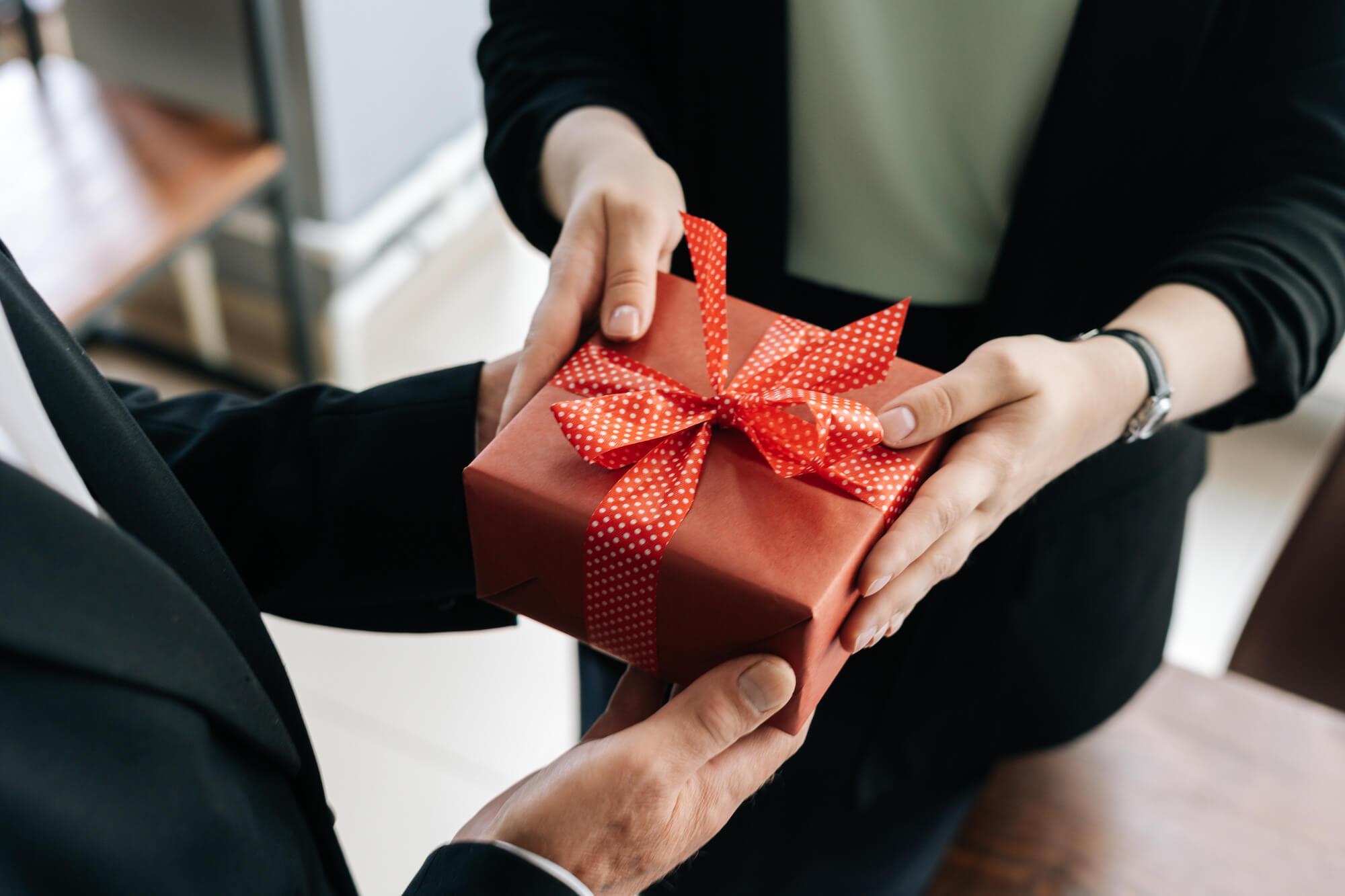 Een gezamenlijk cadeau te geven aan een collega? Hier vind je de 5 beste tips!