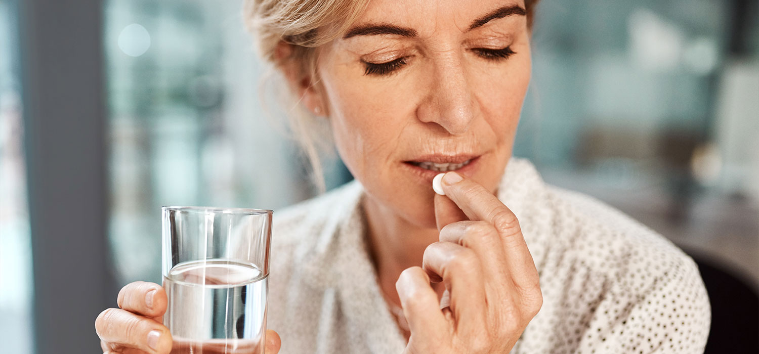 Vrouwen in de menopauze die medicijnen gebruiken