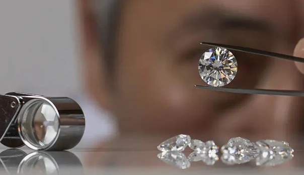 Verwezenlijk je dromen van natuurlijke diamanten juwelen met Woodeex
